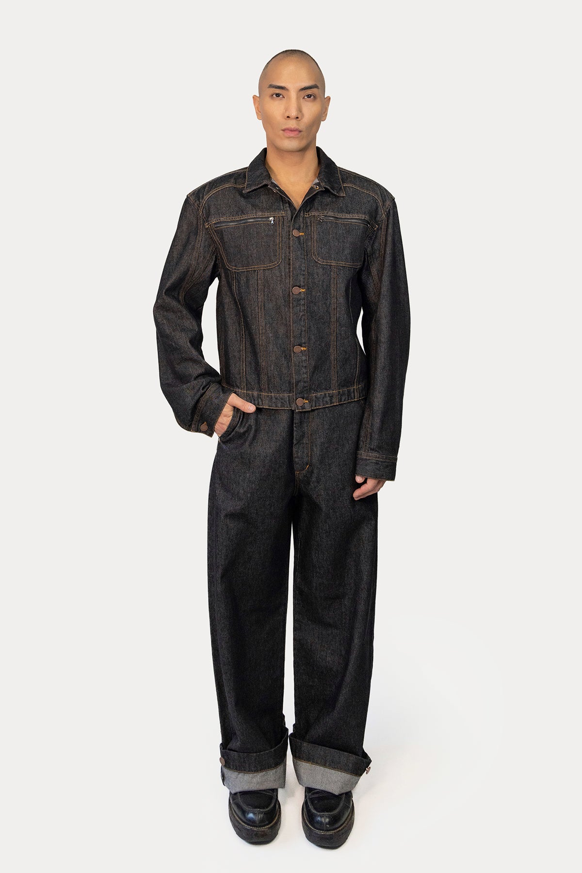 Jacket in Black Denim