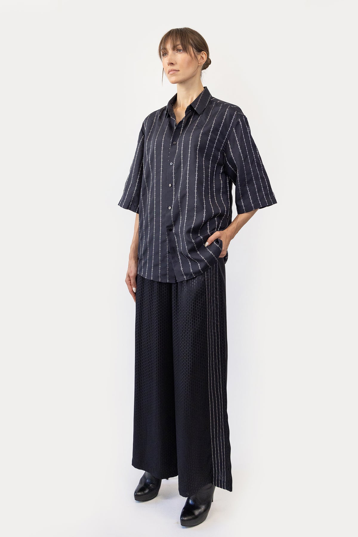 Short Sleeve Shirt in Metallic Silk Stripe