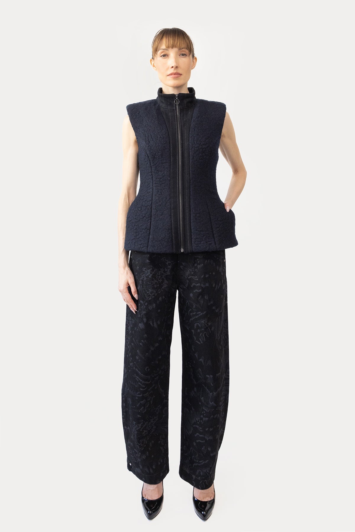 Hourglass Vest in Faux Shearling
