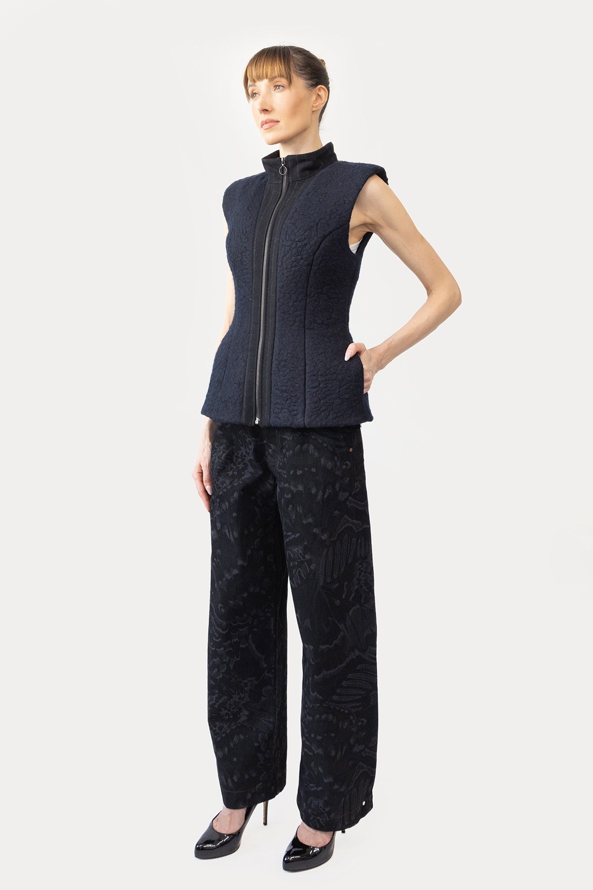 Hourglass Vest in Faux Shearling